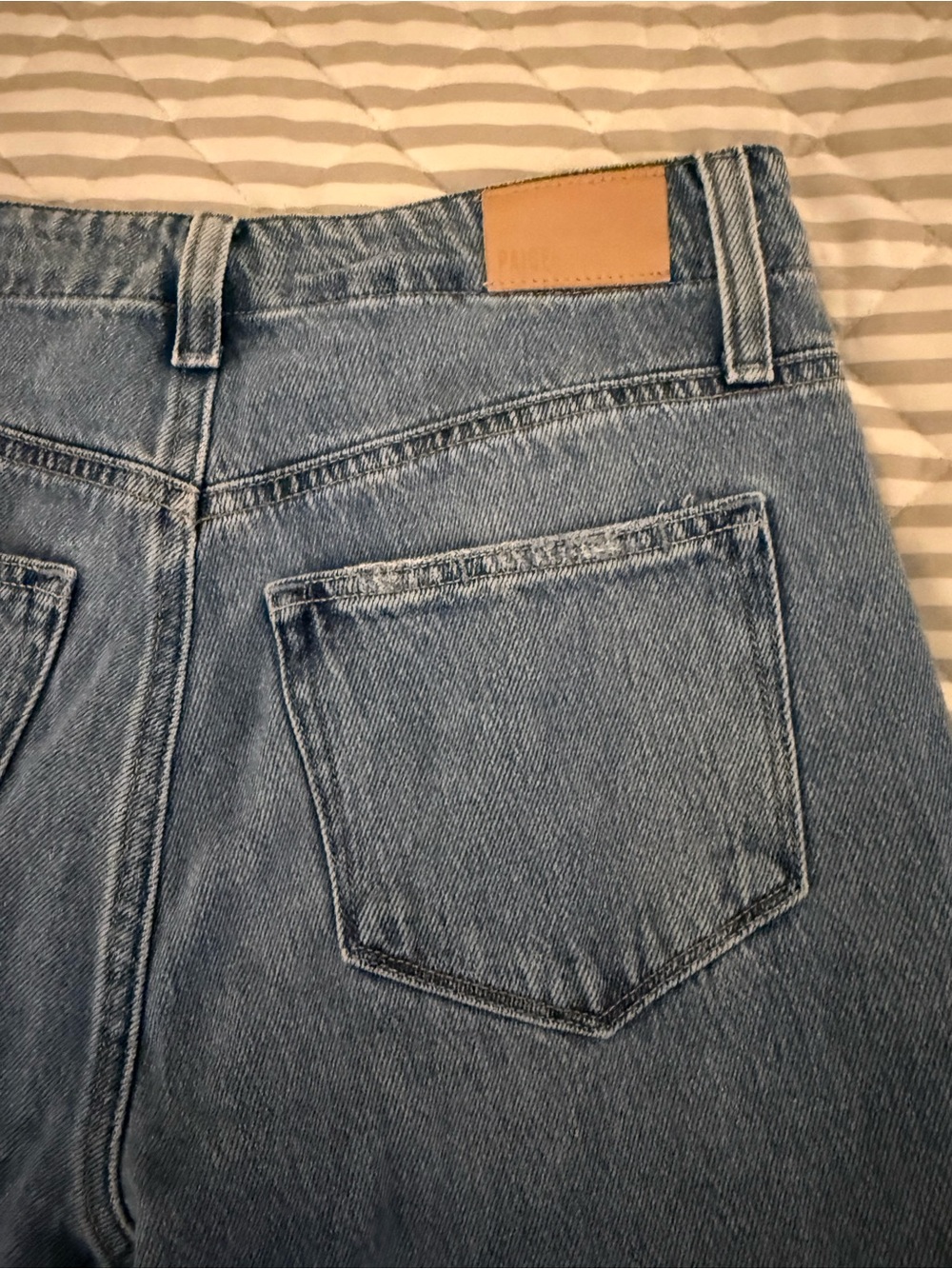 Paige Zoey Tie Waist Wide Leg Jeans Vintage Collection Women’s Size 26 EUC - Picture 4 of 6